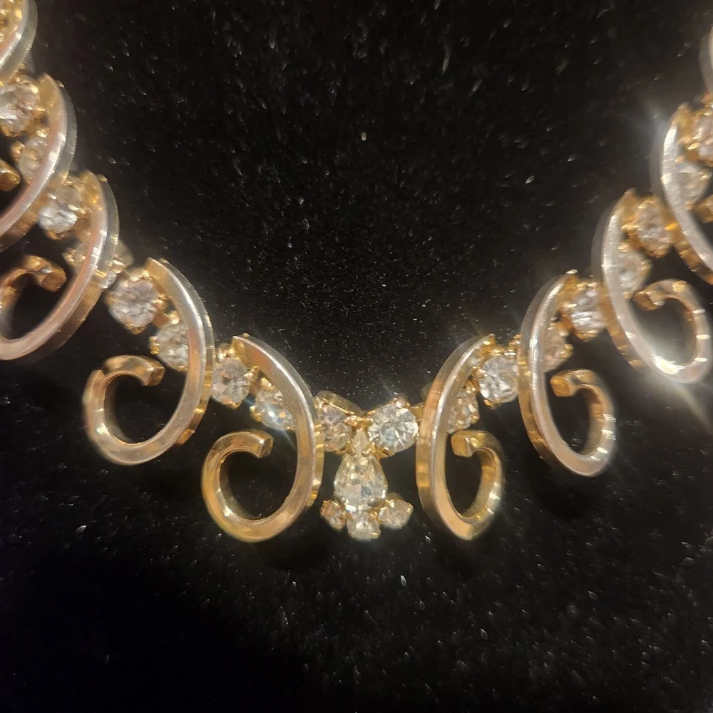 Sarah Coventry Vintage Gold and Silver Scroll Necklace